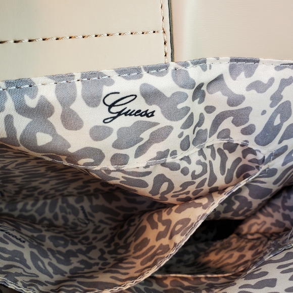 Guess Bag - Picture 6 of 6